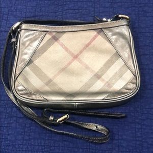 Burberry purse